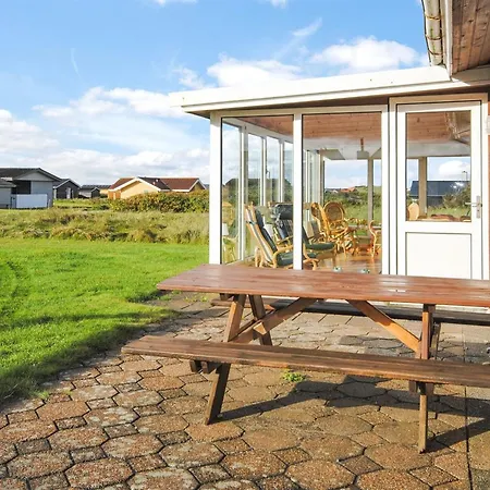 Gisela - 250m From The Sea By Interhome *